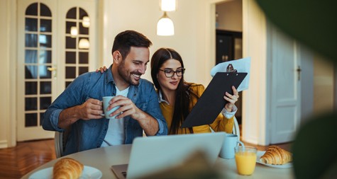 Couple receiving financial advice